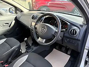 Used 2016 Dacia Sandero Stepway Laureate Silver - Interior and Exterior details 13