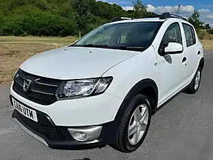 Used 2016 Dacia Sandero Stepway Laureate White - Interior and Exterior details 5