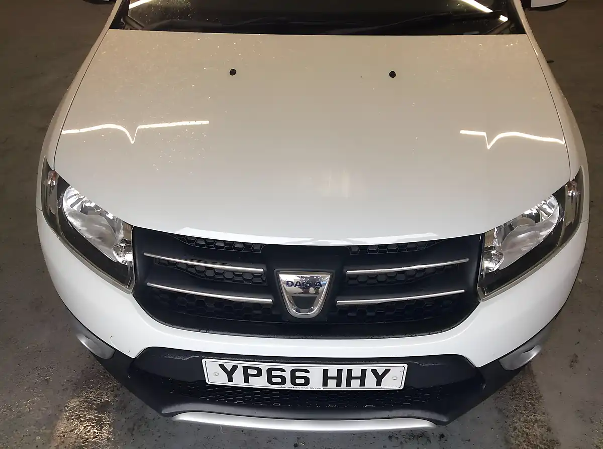 Used 2016 Dacia Sandero Stepway Laureate White - Interior and Exterior details 10
