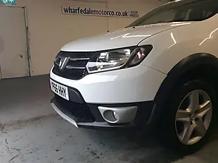 Used 2016 Dacia Sandero Stepway Laureate White - Interior and Exterior details 11