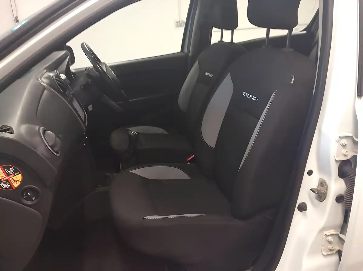 Used 2016 Dacia Sandero Stepway Laureate White - Interior and Exterior details 15