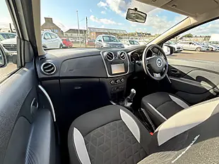 Used 2016 Dacia Sandero Stepway Laureate White - Interior and Exterior details 15