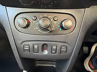 Used 2016 Dacia Sandero Stepway Laureate White - Interior and Exterior details 17