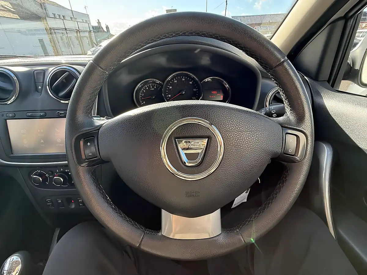Used 2016 Dacia Sandero Stepway Laureate White - Interior and Exterior details 18