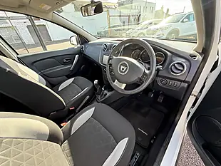 Used 2016 Dacia Sandero Stepway Laureate White - Interior and Exterior details 9
