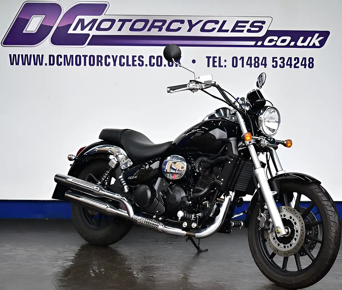 Used 2016 Daelim Daystar Black - Interior and Exterior details 2