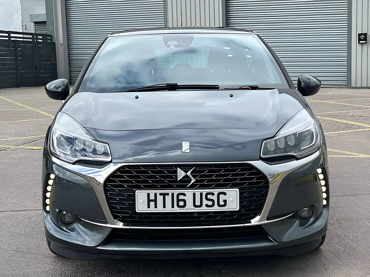 Used 2016 DS 3 Prestige Grey - Interior and Exterior details 10