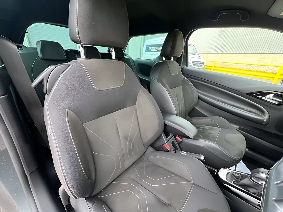 Used 2016 DS 3 Prestige Grey - Interior and Exterior details 12