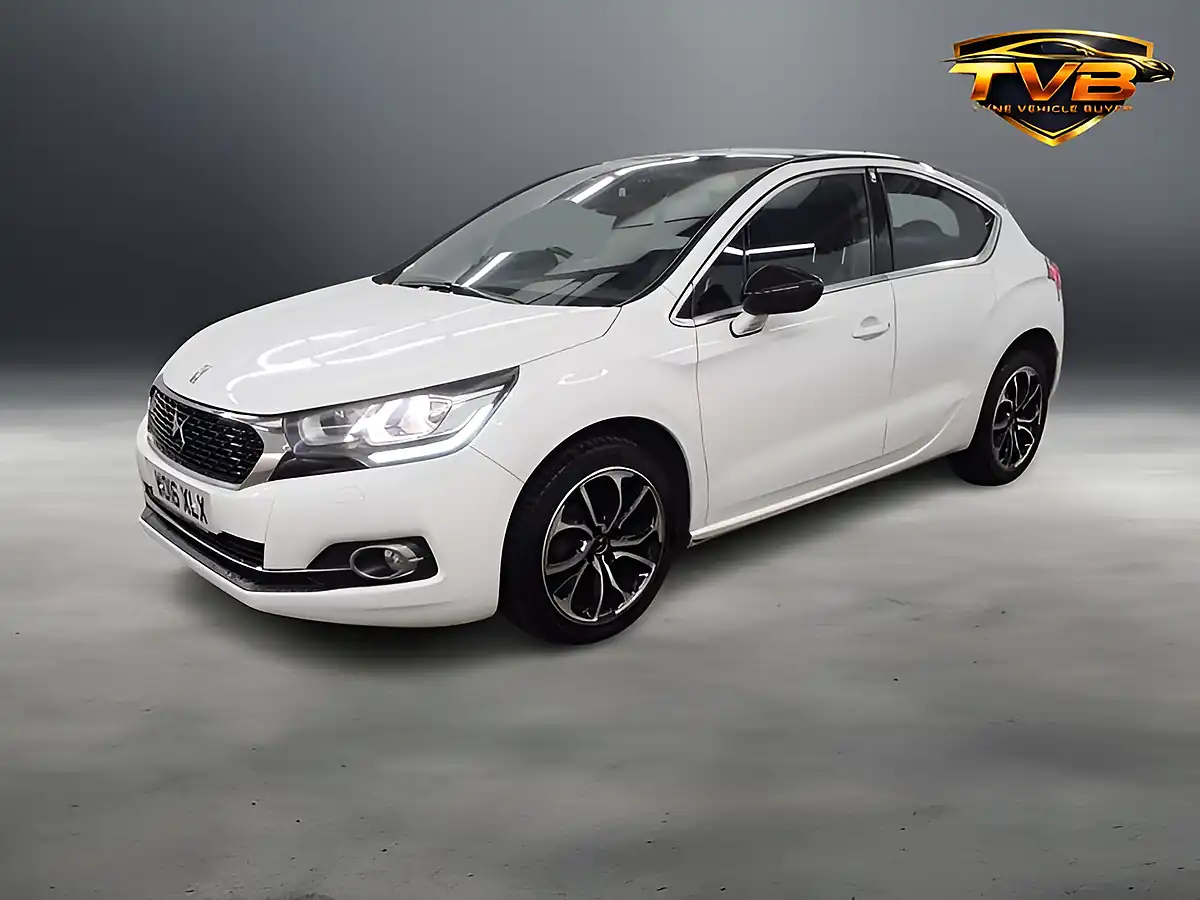 Used 2016 DS 4 Elegance Pearl White - Interior and Exterior details 7