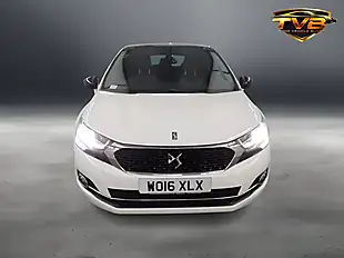 Used 2016 DS 4 Elegance Pearl White - Interior and Exterior details 8
