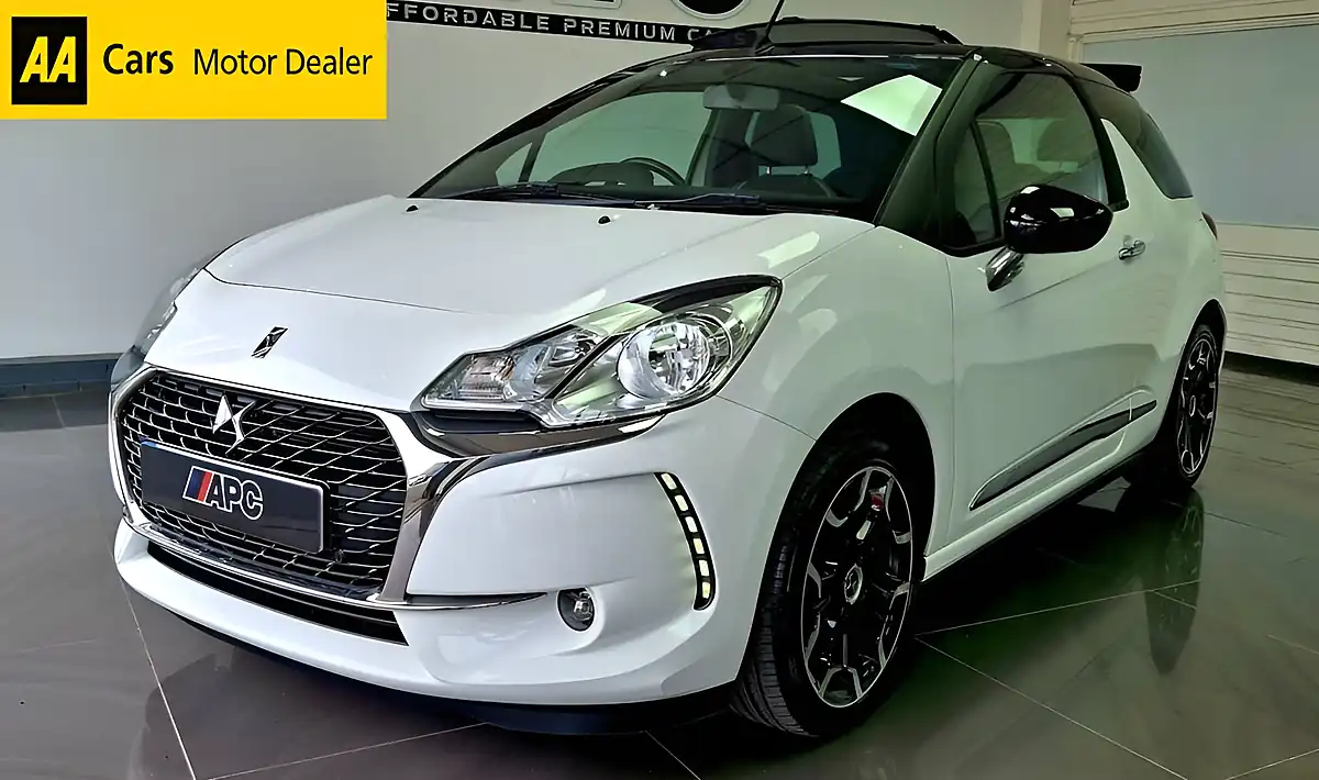 Used 2016 DS Automobiles DS 3 Cabrio Elegance White - Front View
