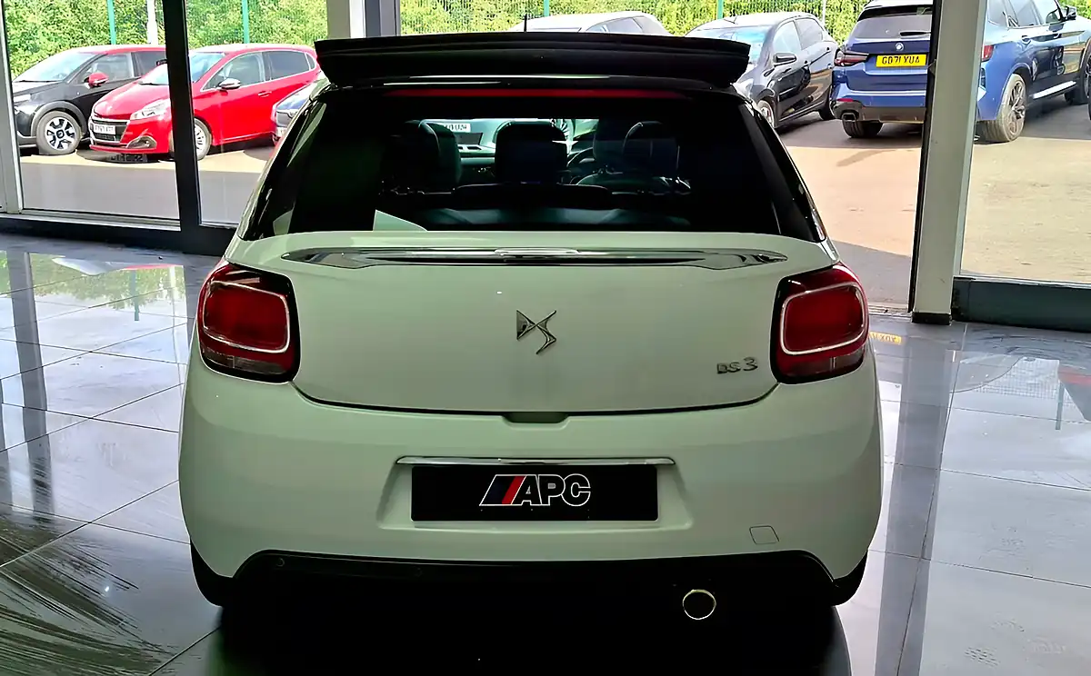 Used 2016 DS Automobiles DS 3 Cabrio Elegance White - Interior and Exterior details 4