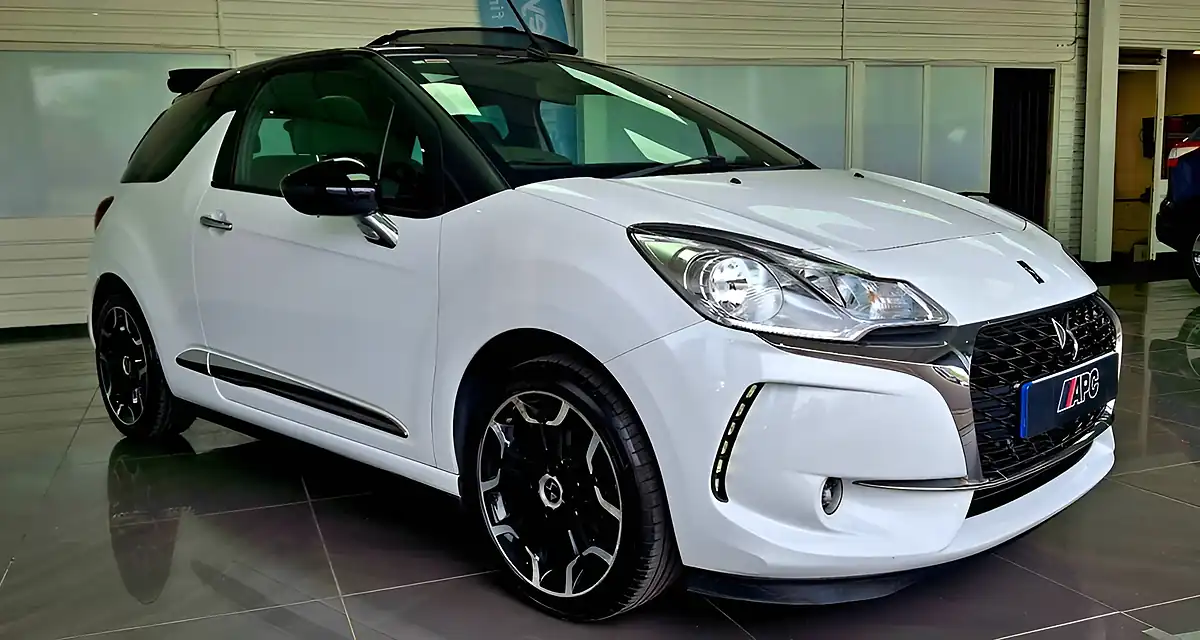 Used 2016 DS Automobiles DS 3 Cabrio Elegance White - Interior and Exterior details 7