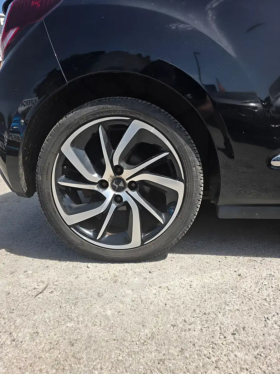 Used 2016 DS Automobiles DS 3 Cabrio Prestige Black - Interior and Exterior details 11