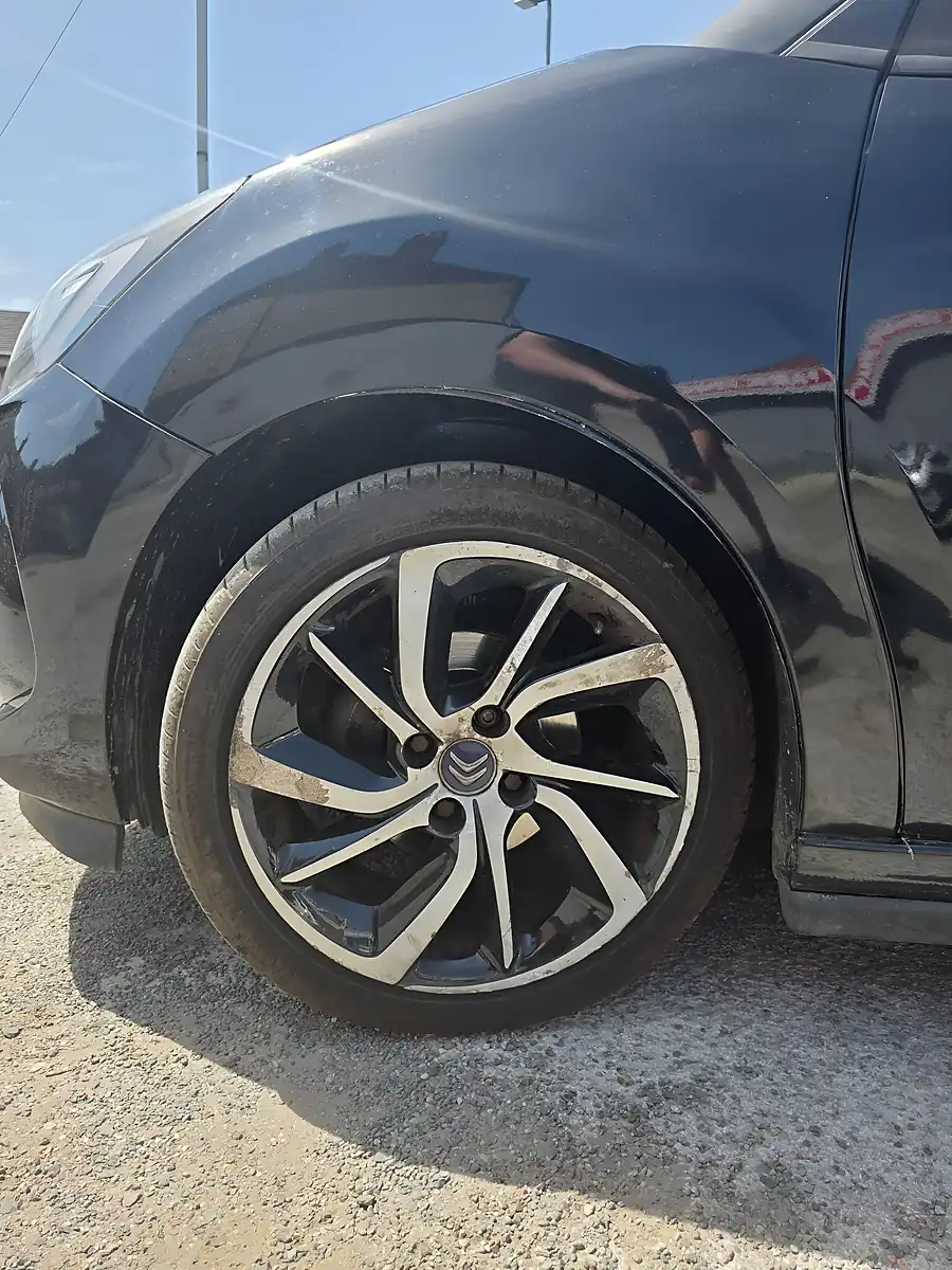 Used 2016 DS Automobiles DS 3 Cabrio Prestige Black - Interior and Exterior details 12