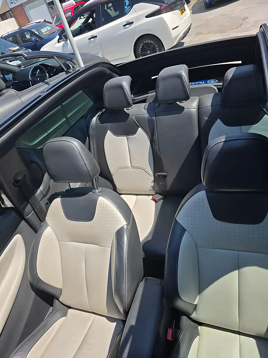 Used 2016 DS Automobiles DS 3 Cabrio Prestige Black - Interior and Exterior details 18