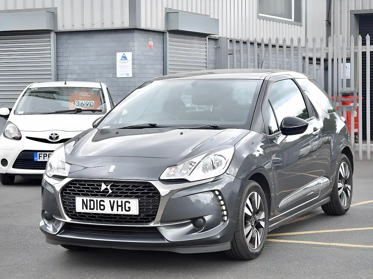 Used 2016 DS Automobiles DS 3 Chic Grey - Interior and Exterior details 3