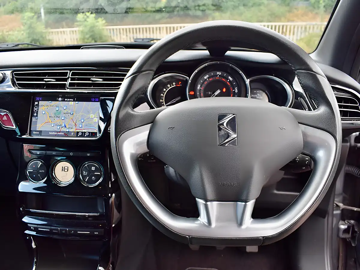 Used 2016 DS Automobiles DS 3 Dstyle Nav Grey - Interior and Exterior details 15