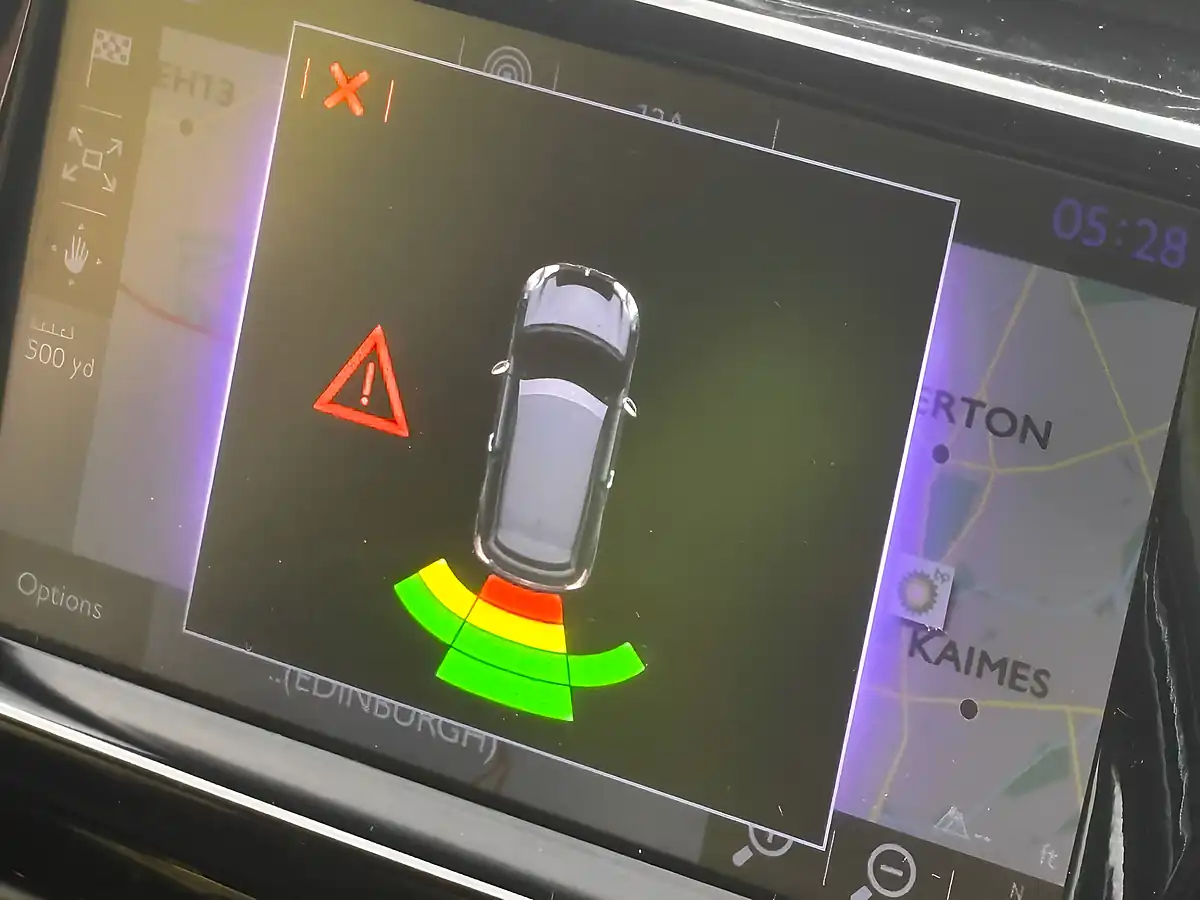 Used 2016 DS Automobiles DS 3 Dstyle Nav Silver - Interior and Exterior details 12