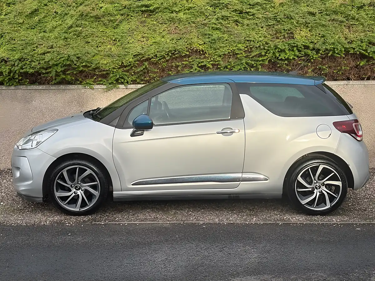 Used 2016 DS Automobiles DS 3 Dstyle Nav Silver - Interior and Exterior details 3