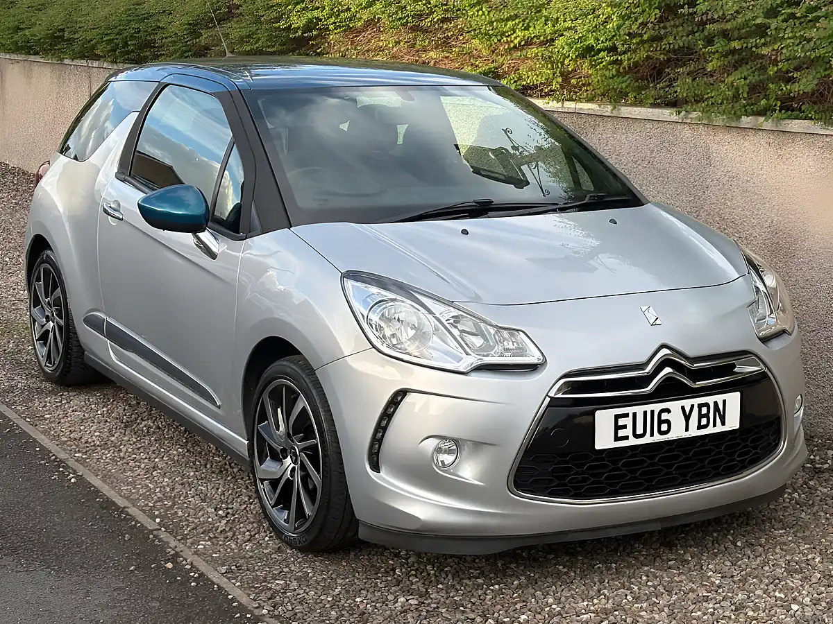 Used 2016 DS Automobiles DS 3 Dstyle Nav Silver - Interior and Exterior details 4