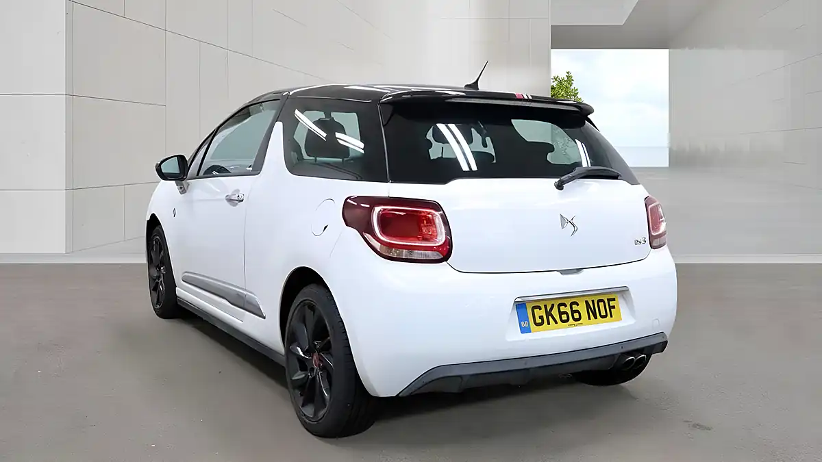 Used 2016 DS Automobiles DS 3 Performance Line White - Interior and Exterior details 5