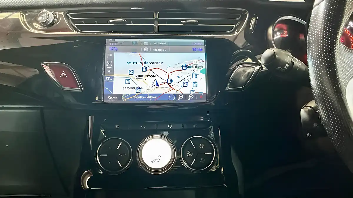 Used 2016 DS Automobiles DS 3 Prestige Grey - Interior and Exterior details 10
