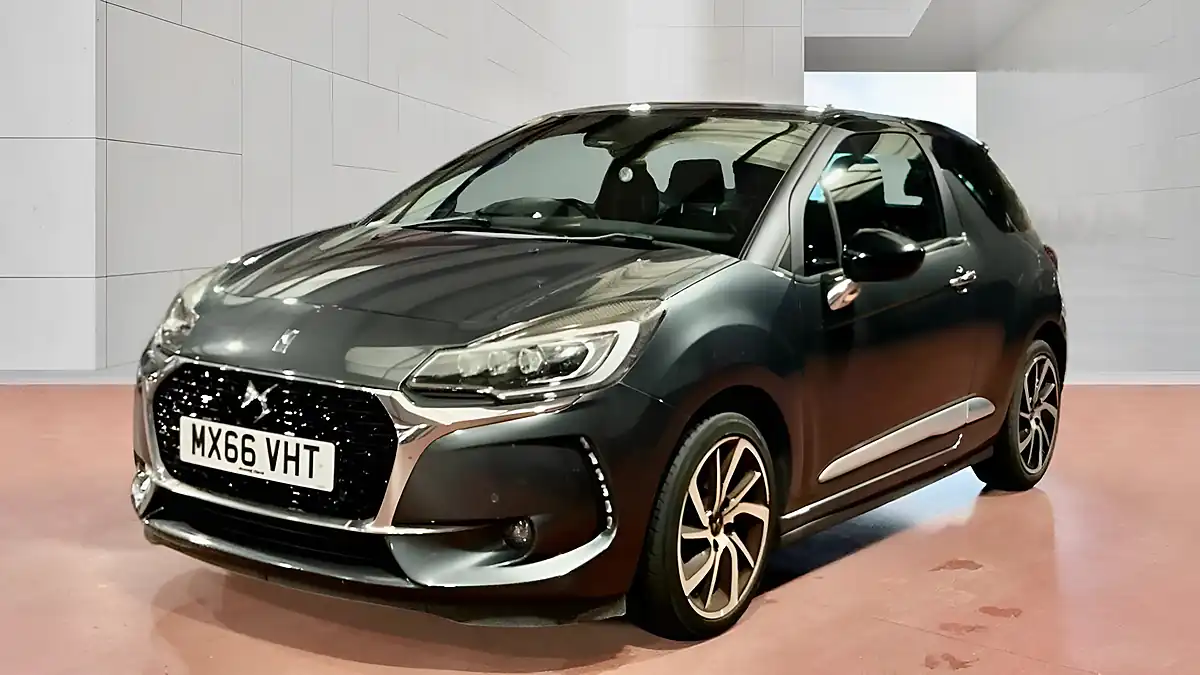 Used 2016 DS Automobiles DS 3 Prestige Grey - Interior and Exterior details 2