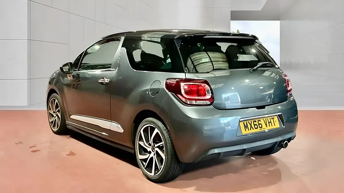 Used 2016 DS Automobiles DS 3 Prestige Grey - Interior and Exterior details 4