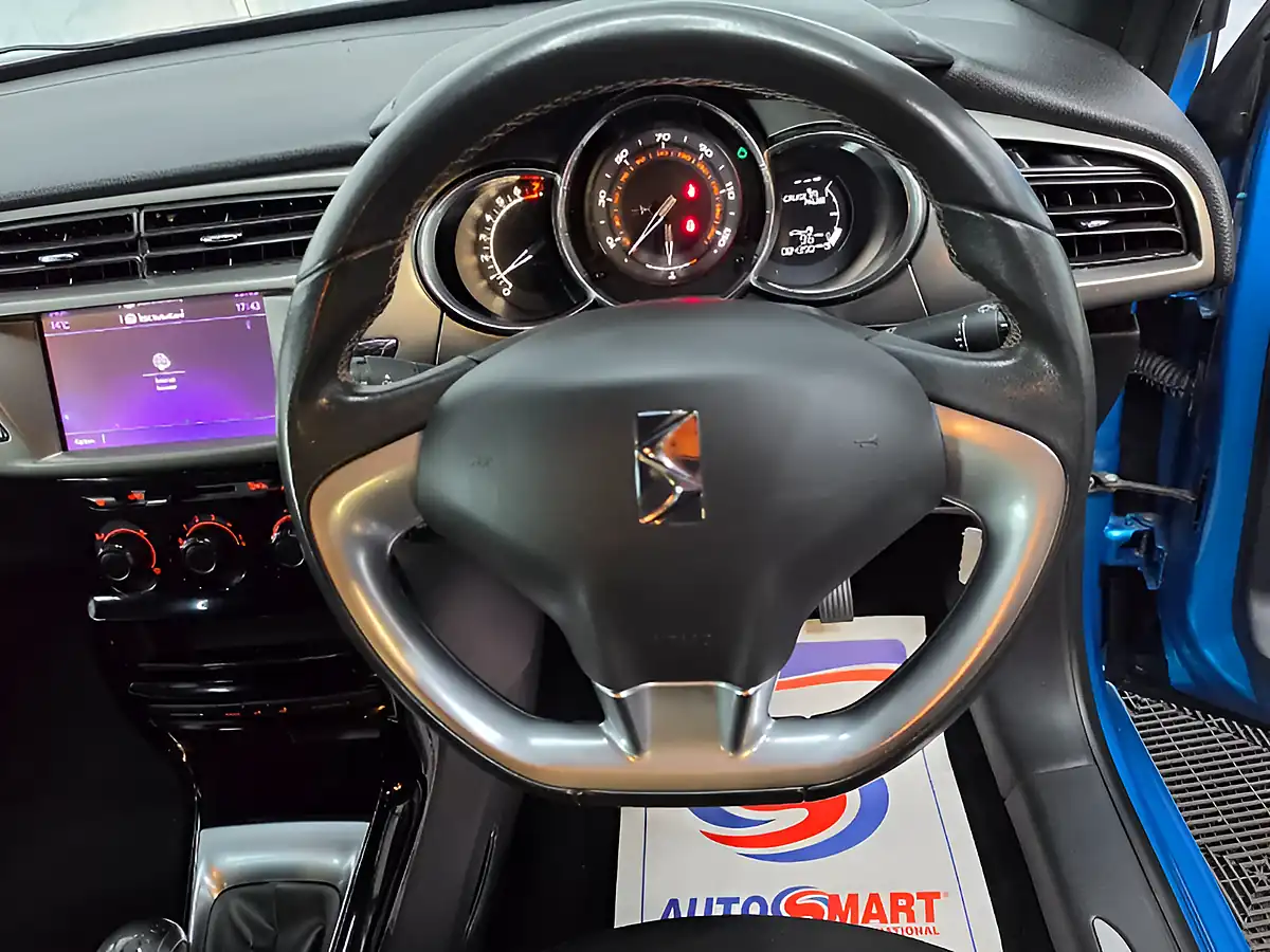 Used 2016 DS DS 3 Chic Blue - Interior and Exterior details 11