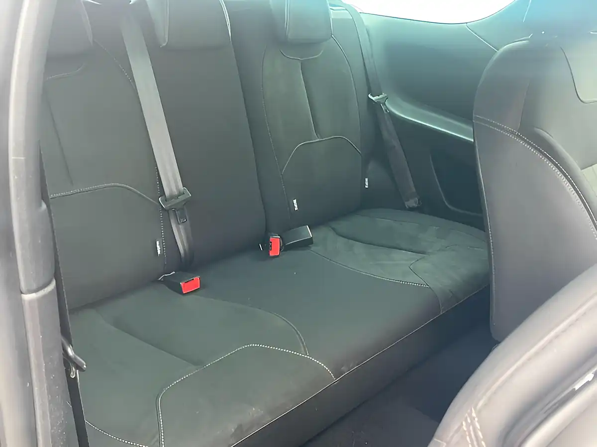 Used 2016 DS DS 3 Elegance Purple - Interior and Exterior details 12