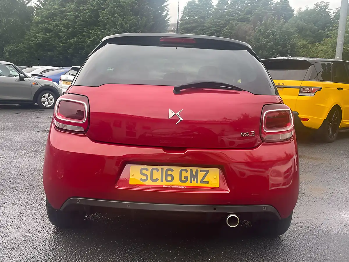 Used 2016 DS DS 3 Elegance Red - Interior and Exterior details 7