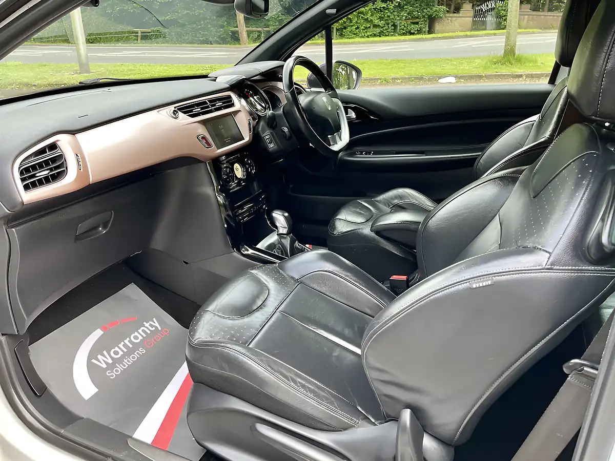 Used 2016 DS DS 3 Givenchy Le Makeup White - Interior and Exterior details 10