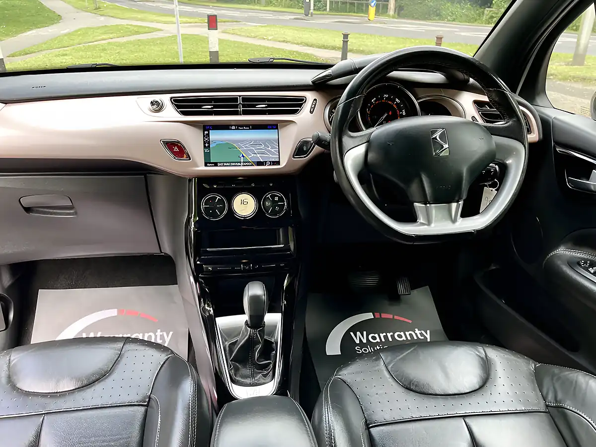 Used 2016 DS DS 3 Givenchy Le Makeup White - Interior and Exterior details 14