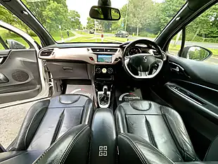 Used 2016 DS DS 3 Givenchy Le Makeup White - Interior and Exterior details 17