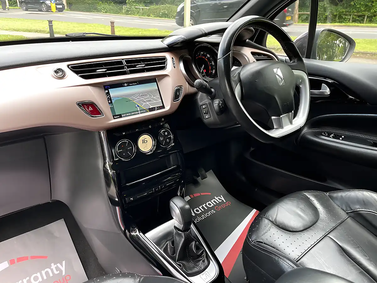 Used 2016 DS DS 3 Givenchy Le Makeup White - Interior and Exterior details 18