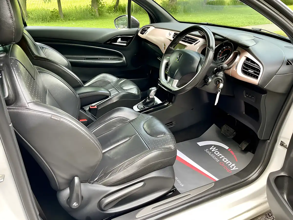 Used 2016 DS DS 3 Givenchy Le Makeup White - Interior and Exterior details 20