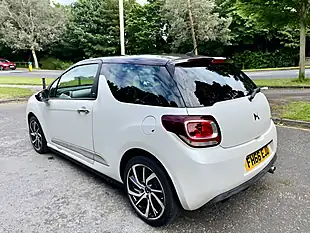 Used 2016 DS DS 3 Givenchy Le Makeup White - Interior and Exterior details 4