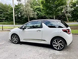 Used 2016 DS DS 3 Givenchy Le Makeup White - Interior and Exterior details 8