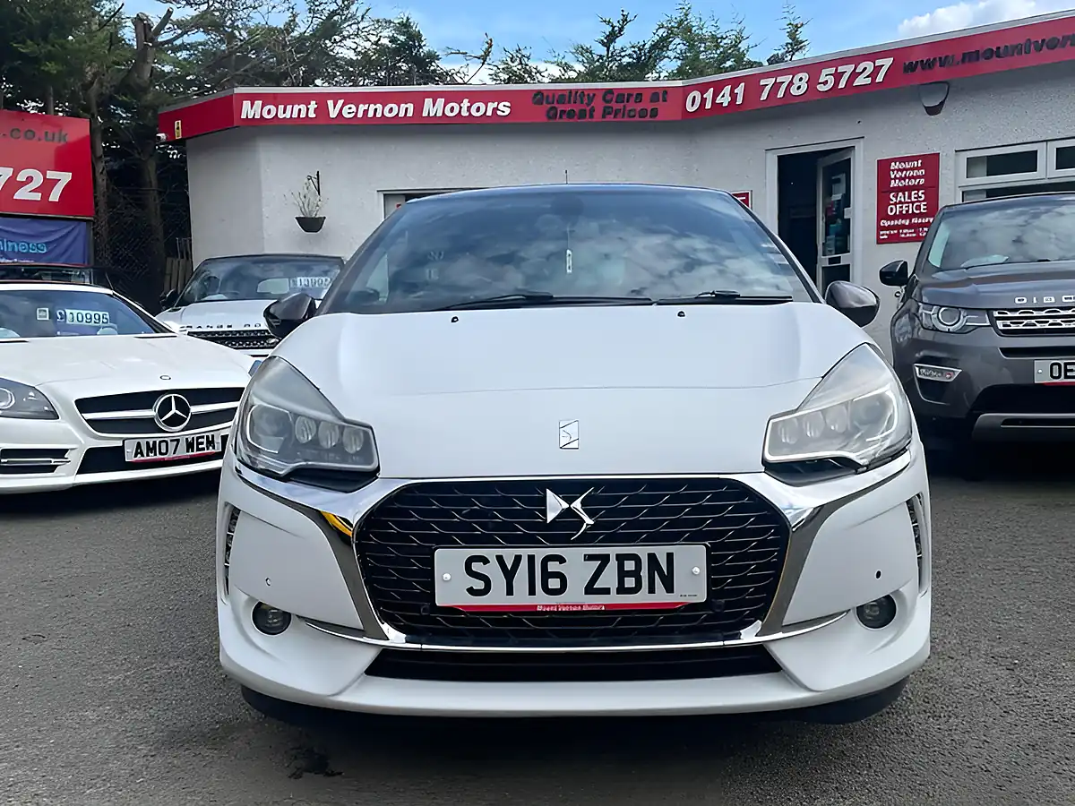 Used 2016 DS DS 3 Givenchy Le Makeup White - Interior and Exterior details 10