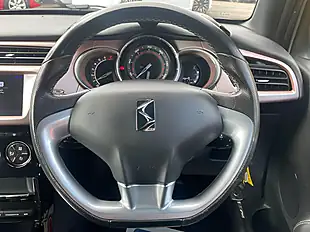 Used 2016 DS DS 3 Givenchy Le Makeup White - Interior and Exterior details 19