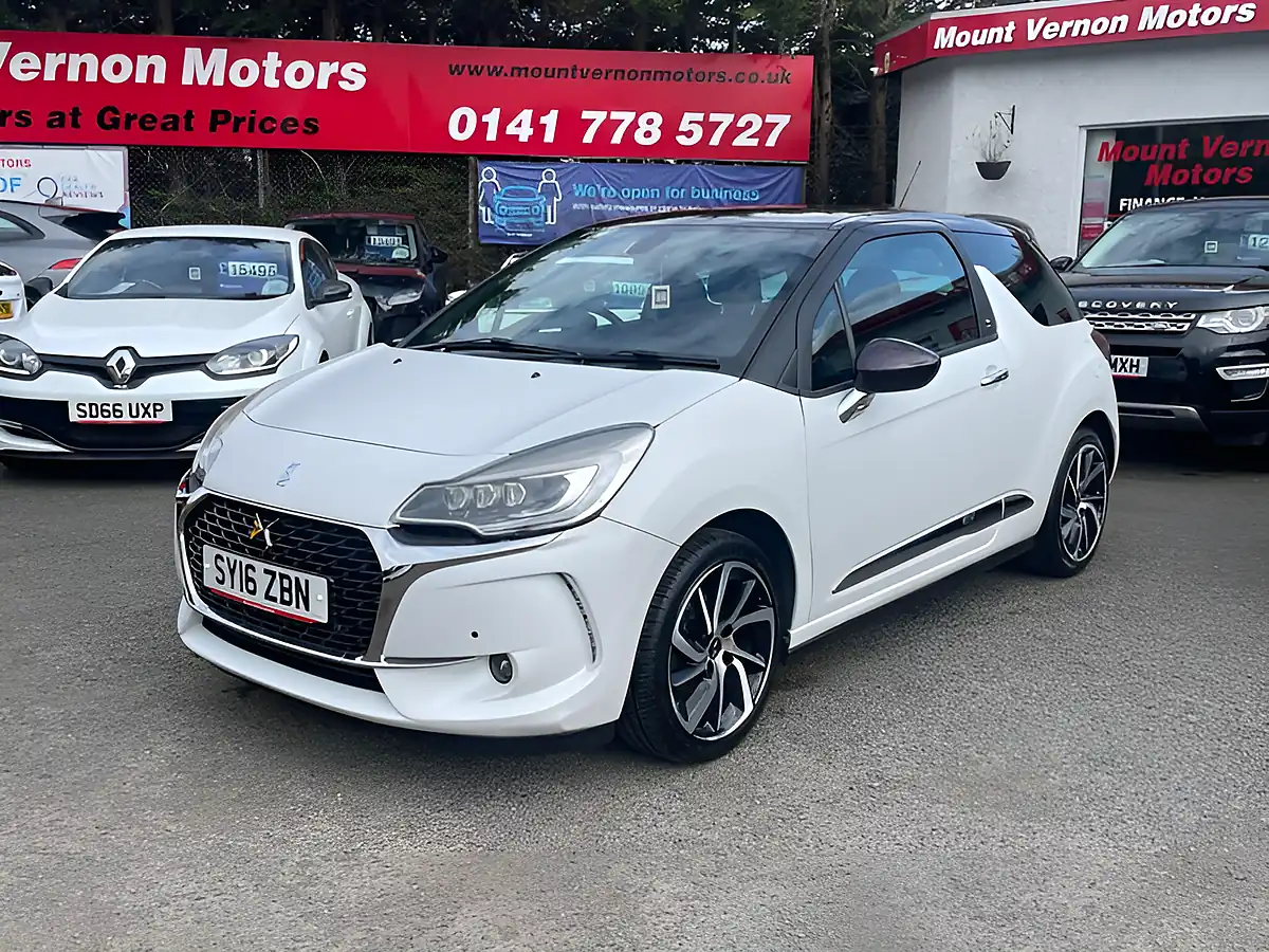 Used 2016 DS DS 3 Givenchy Le Makeup White - Interior and Exterior details 4