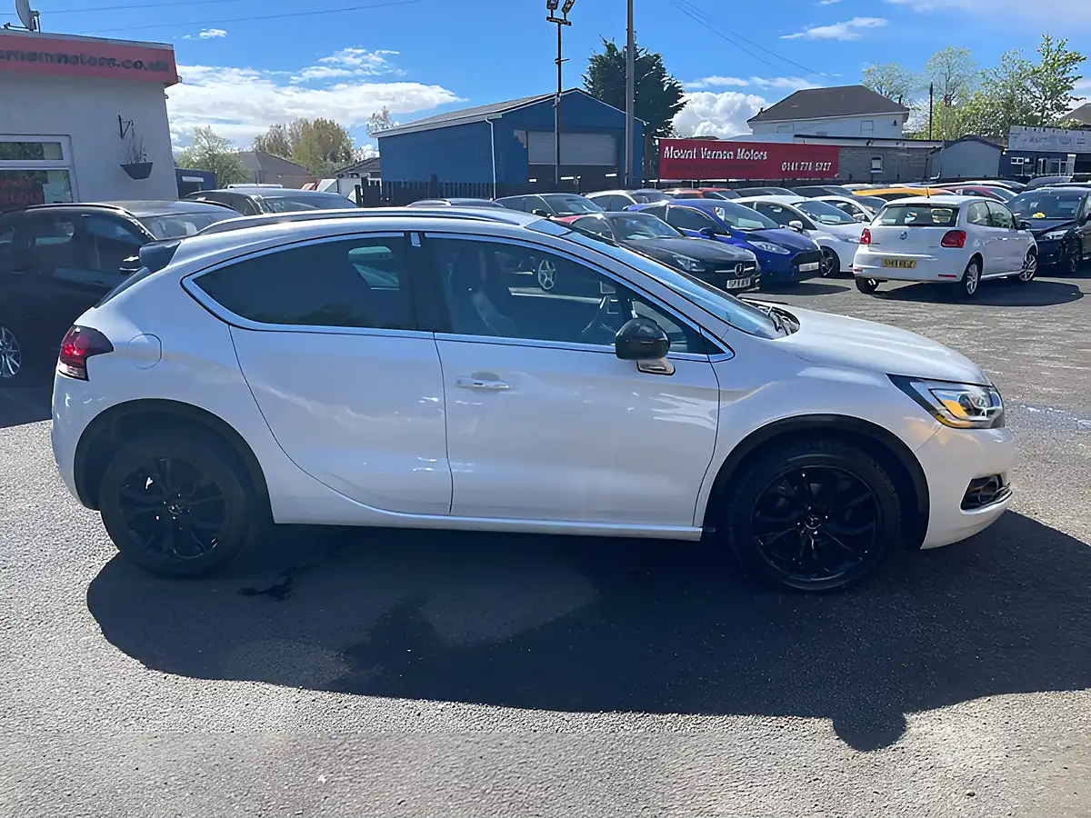 Used 2016 DS DS 4 Crossback White - Interior and Exterior details 9