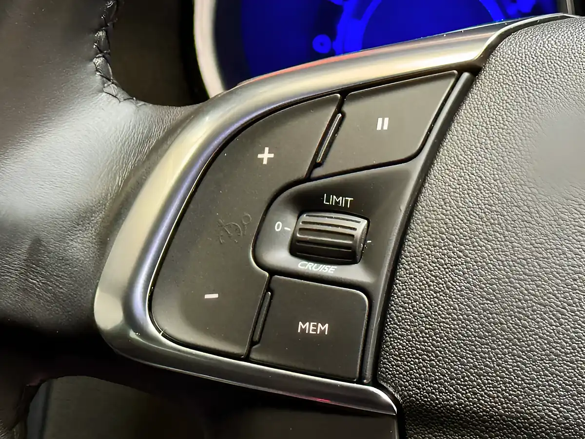 Used 2016 DS DS 4 Crossback White - Interior and Exterior details 18