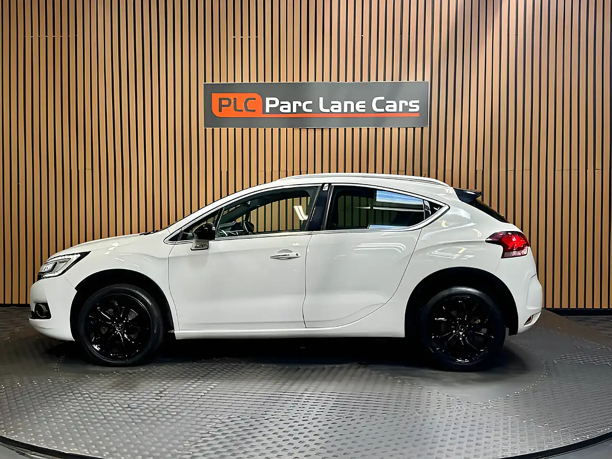 Used 2016 DS DS 4 Crossback White - Interior and Exterior details 6