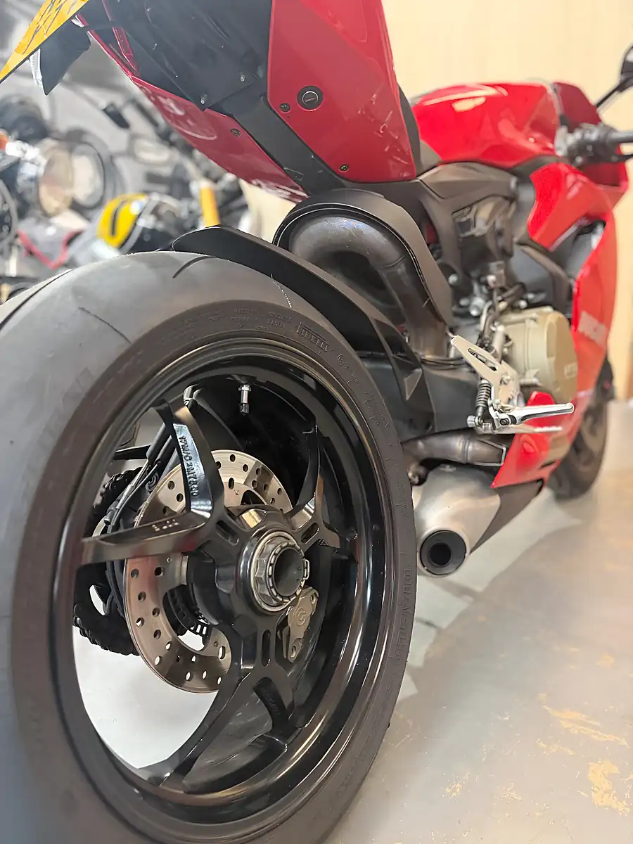 Used 2016 Ducati 1299 Panigale Red - Interior and Exterior details 11