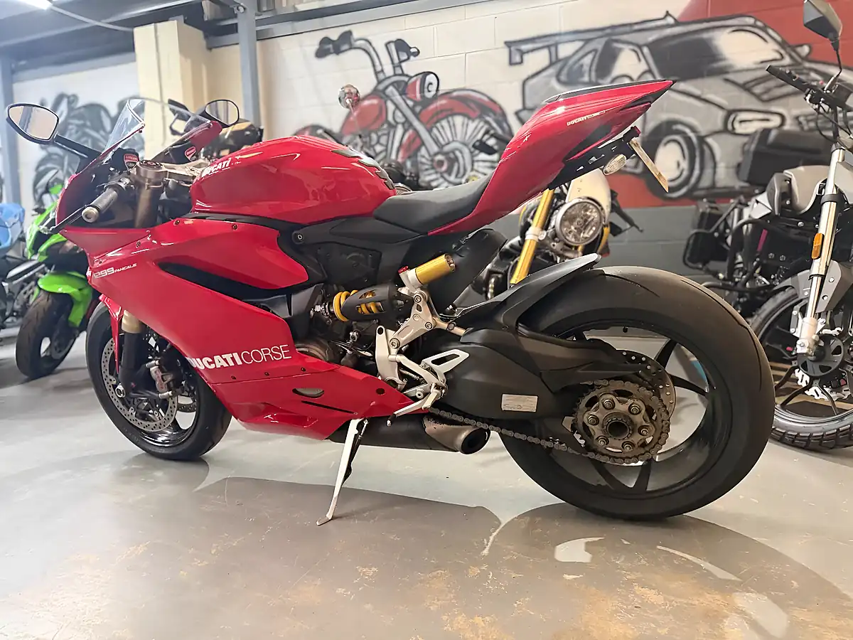 Used 2016 Ducati 1299 Panigale Red - Interior and Exterior details 12