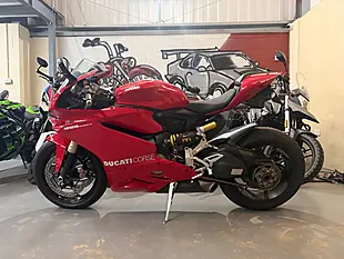 Used 2016 Ducati 1299 Panigale Red - Interior and Exterior details 2