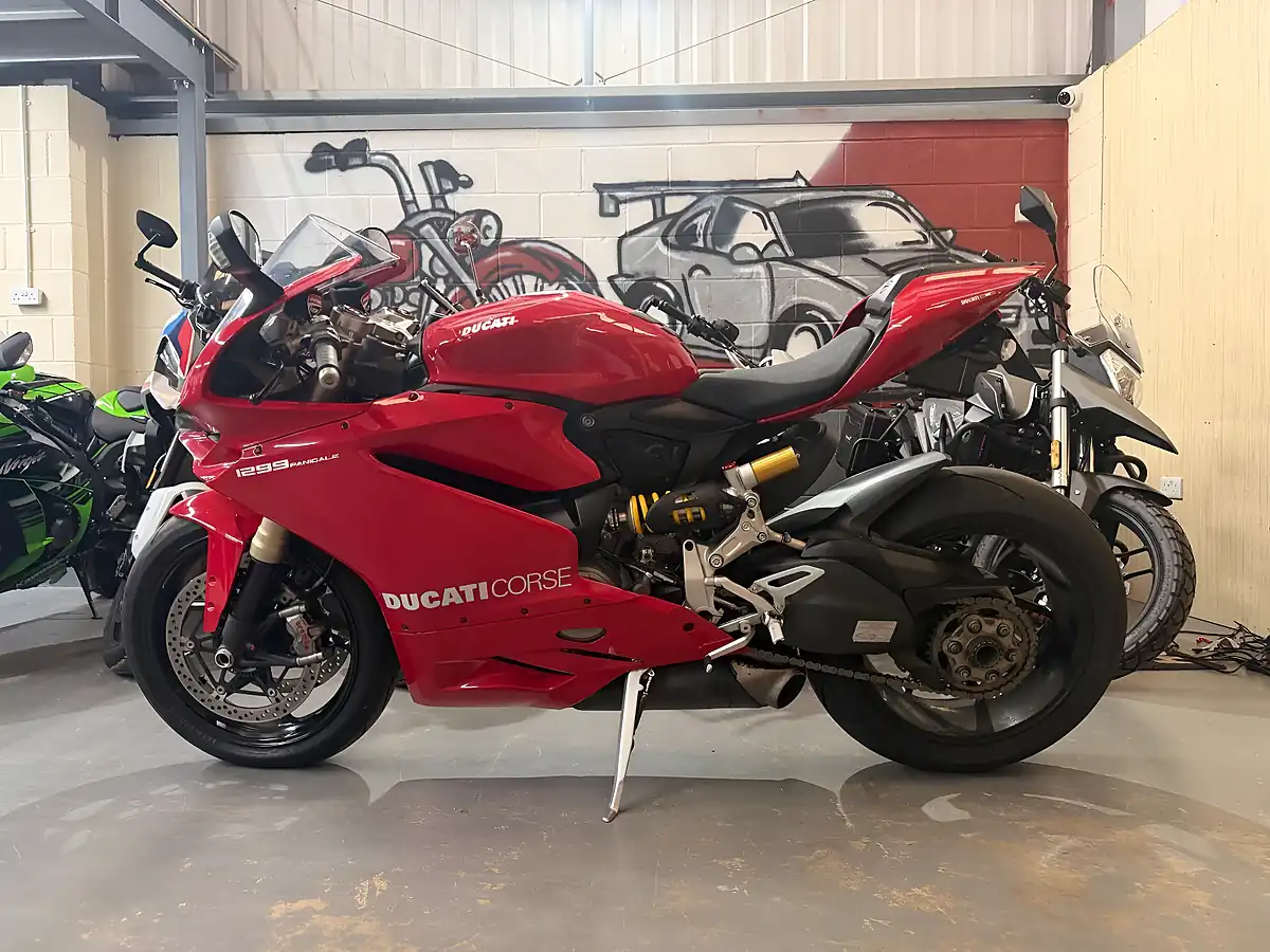 Used 2016 Ducati 1299 Panigale Red - Interior and Exterior details 2