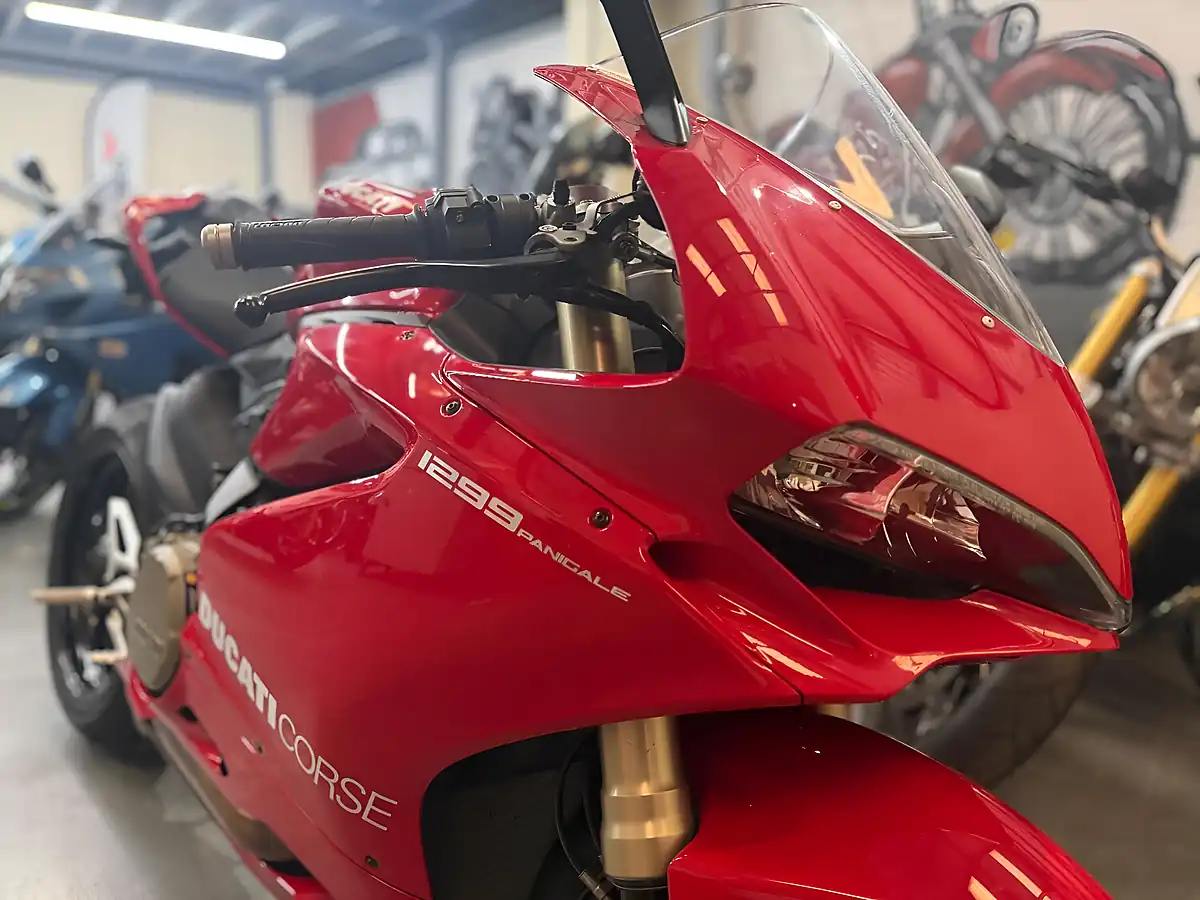 Used 2016 Ducati 1299 Panigale Red - Interior and Exterior details 3